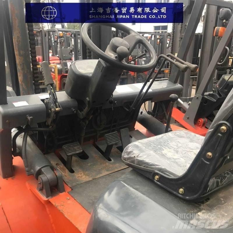 Heli H2000 50 Diesel Stapler