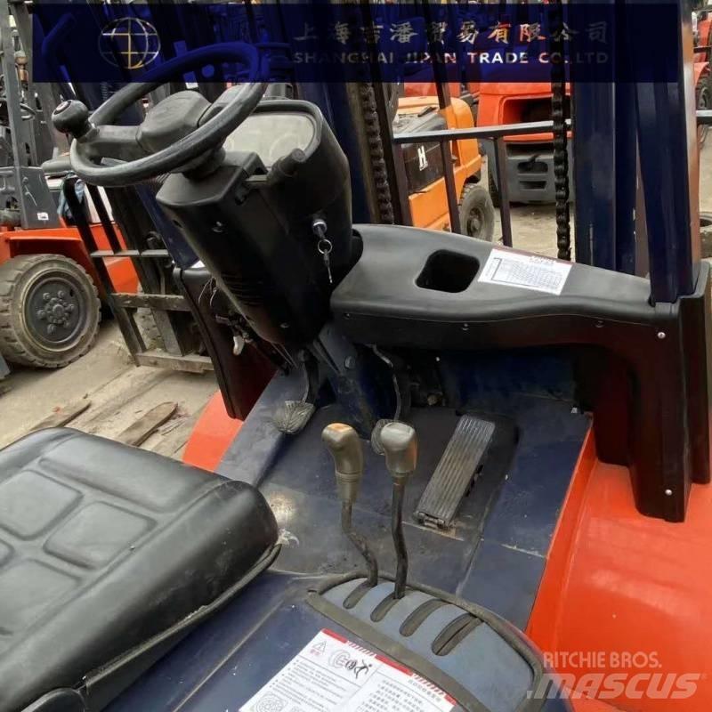 Heli 30 Diesel Stapler