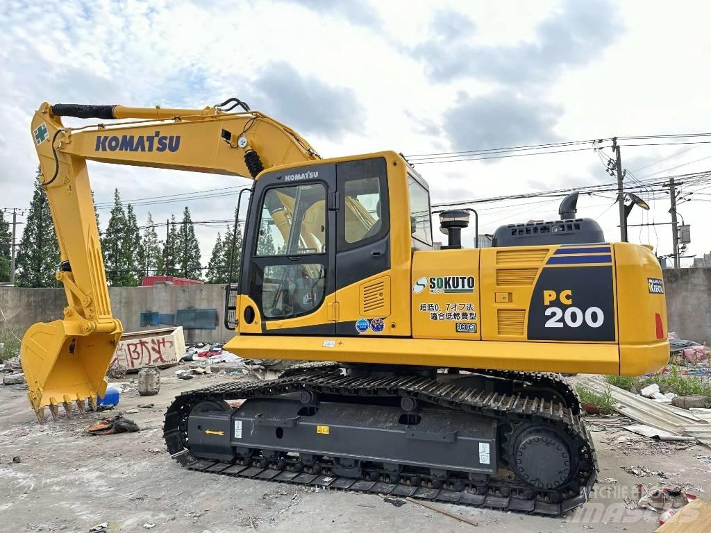 Komatsu PC200-8 Raupenbagger