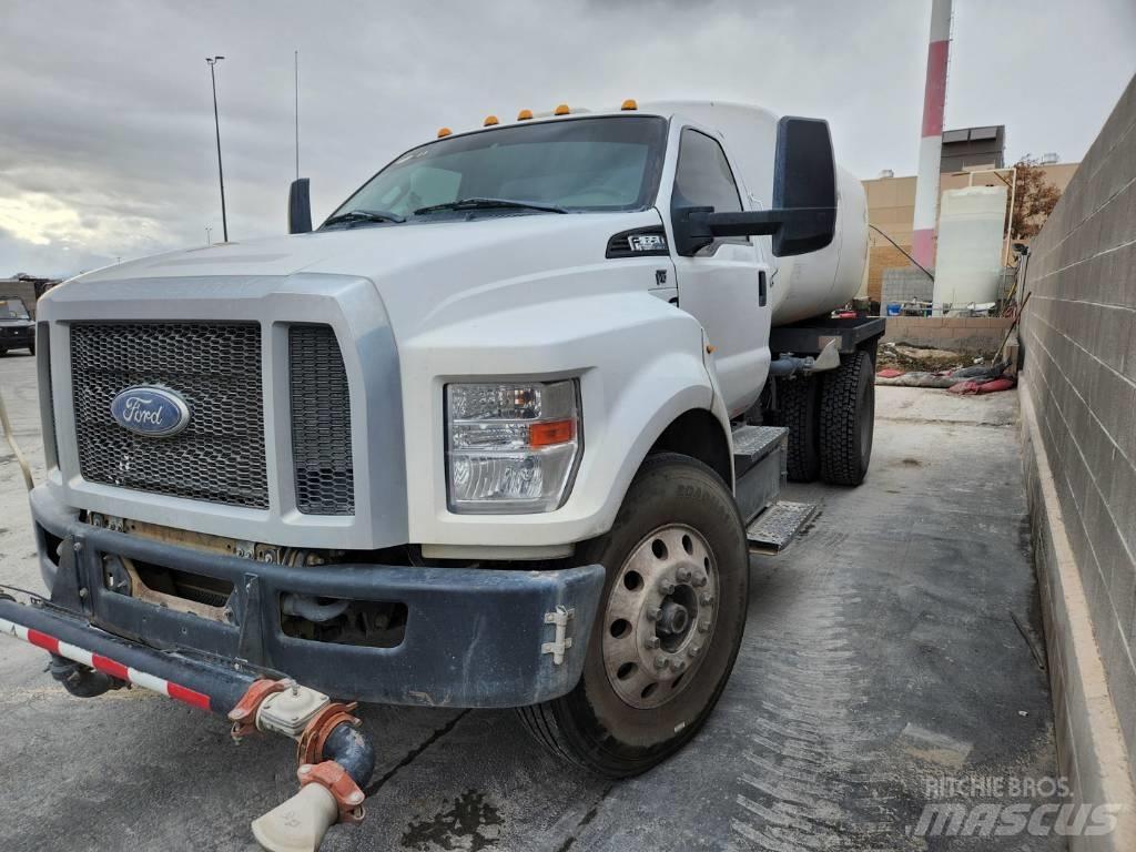 Ford F 650 Wassertanker