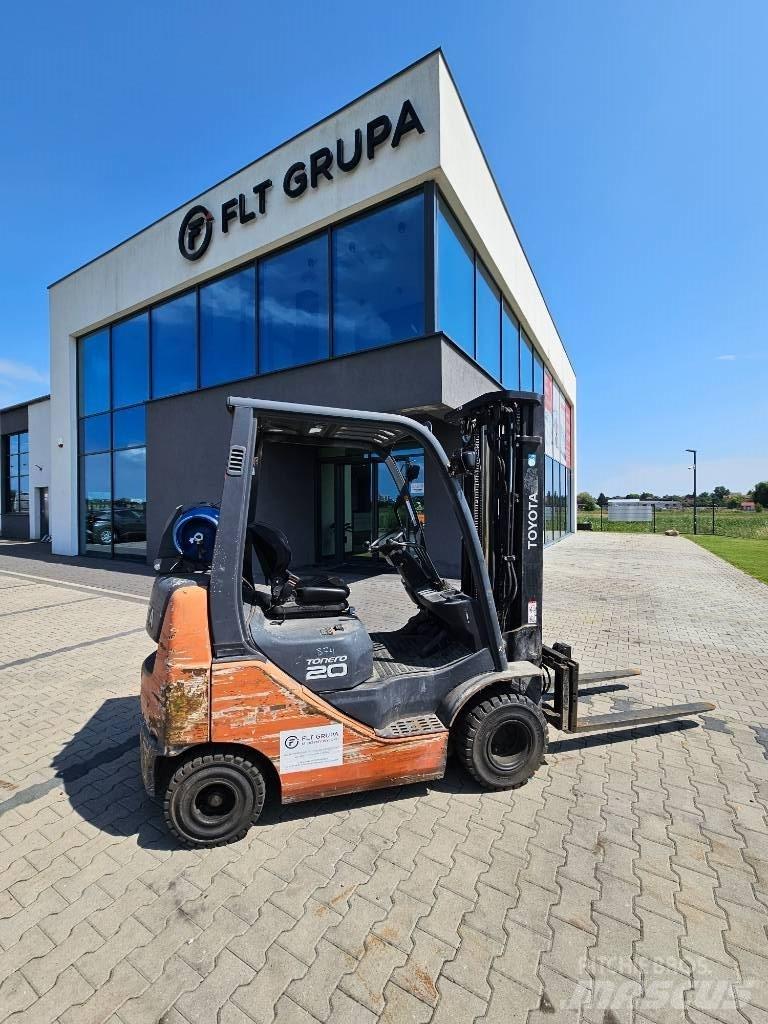 Toyota 02-8 FGKF 20 Gas Stapler