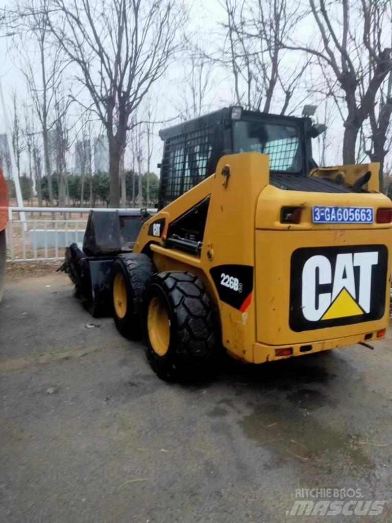 CAT 226 B Kompaktlader