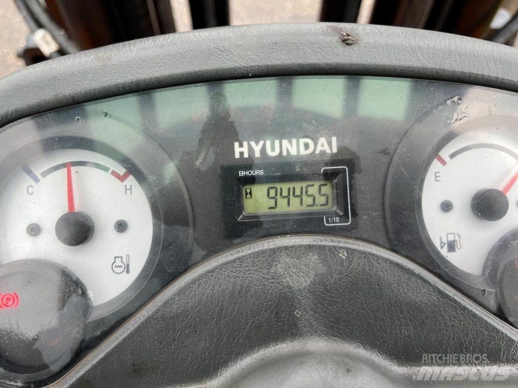 Hyundai 30D-7E Diesel Stapler