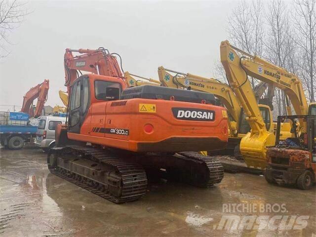 Doosan DX 300 Raupenbagger
