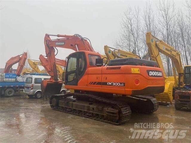Doosan DX 300 Raupenbagger