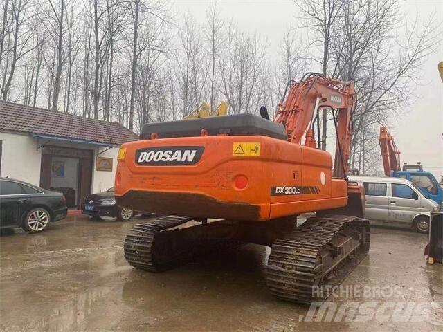 Doosan DX 300 Raupenbagger
