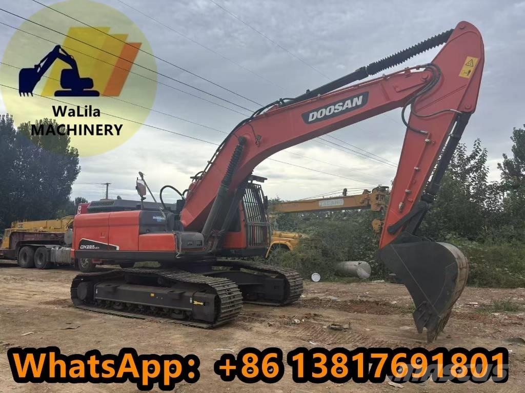 Doosan DX 225 LCA Raupenbagger
