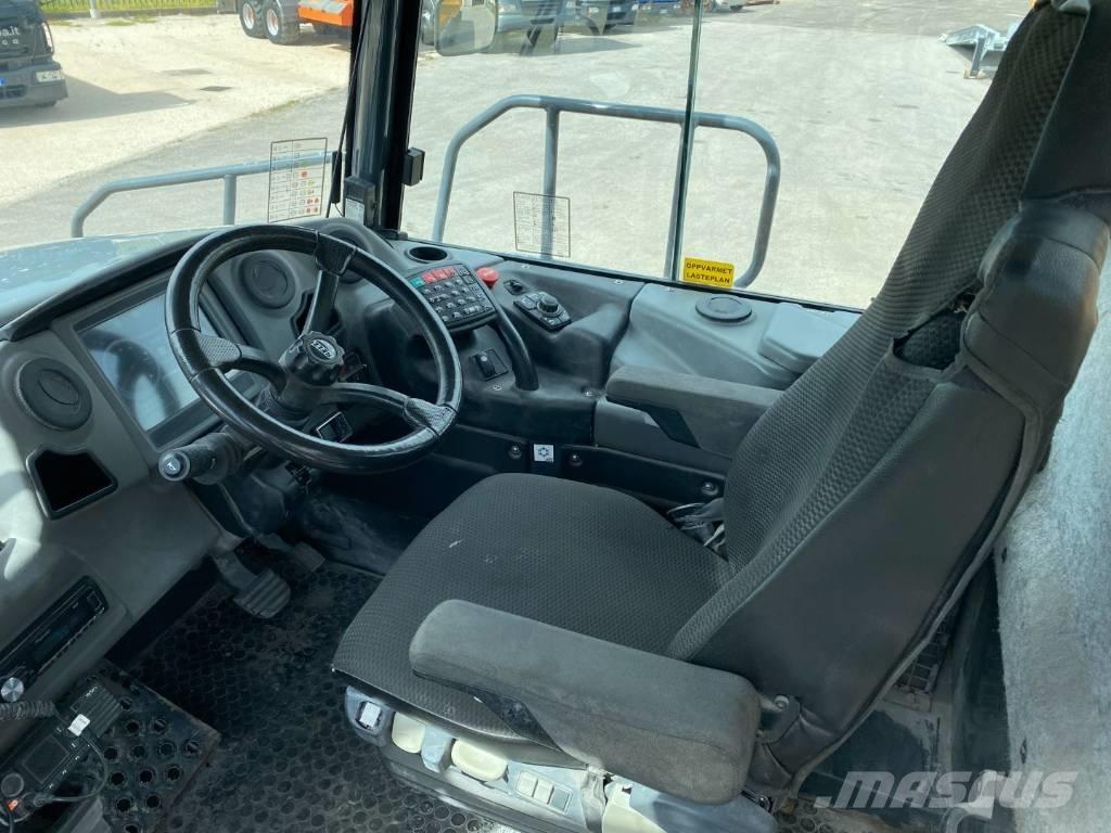 Bell ADT B30E Dumper - Knickgelenk