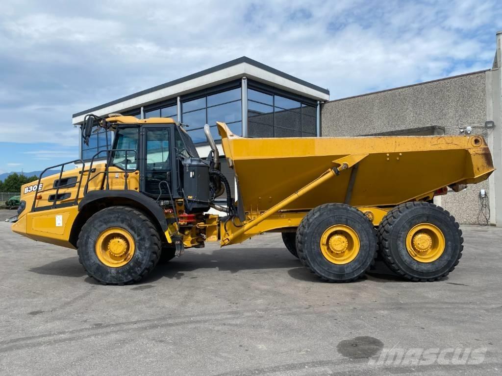 Bell ADT B30E Dumper - Knickgelenk