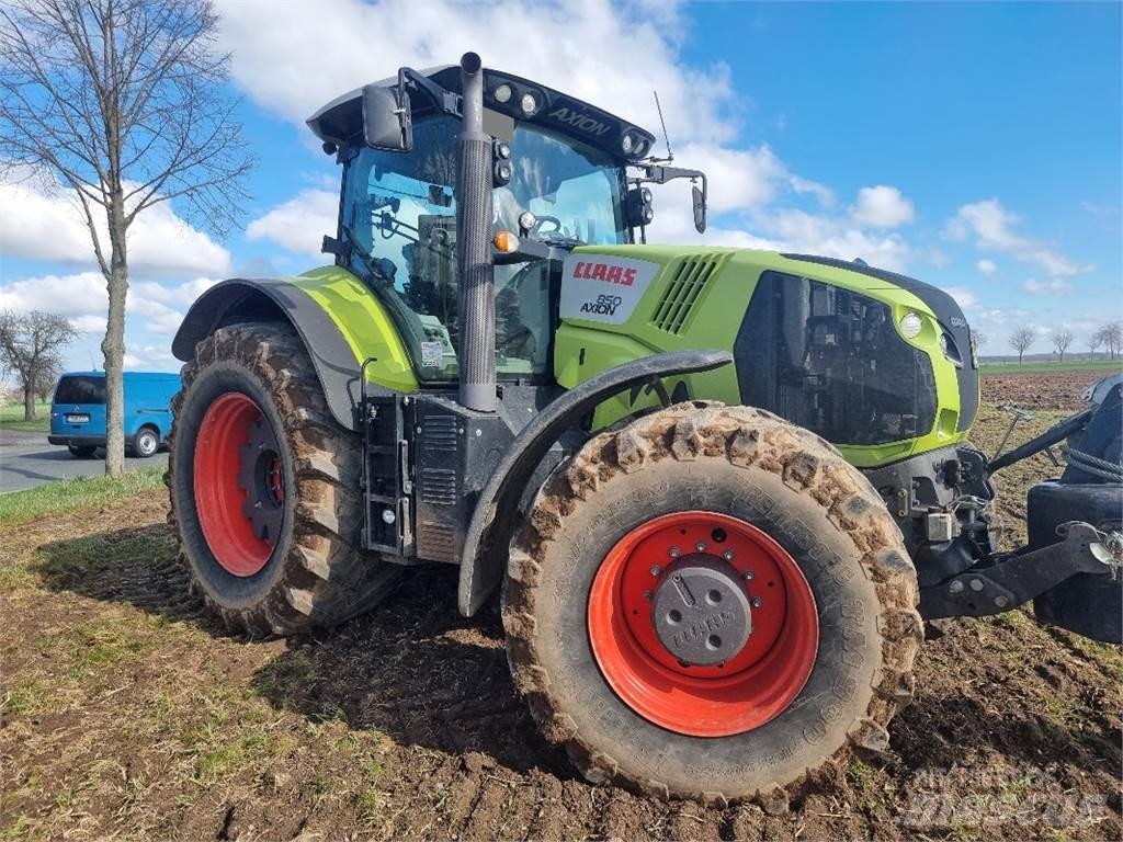 CLAAS Axion 850 Traktoren