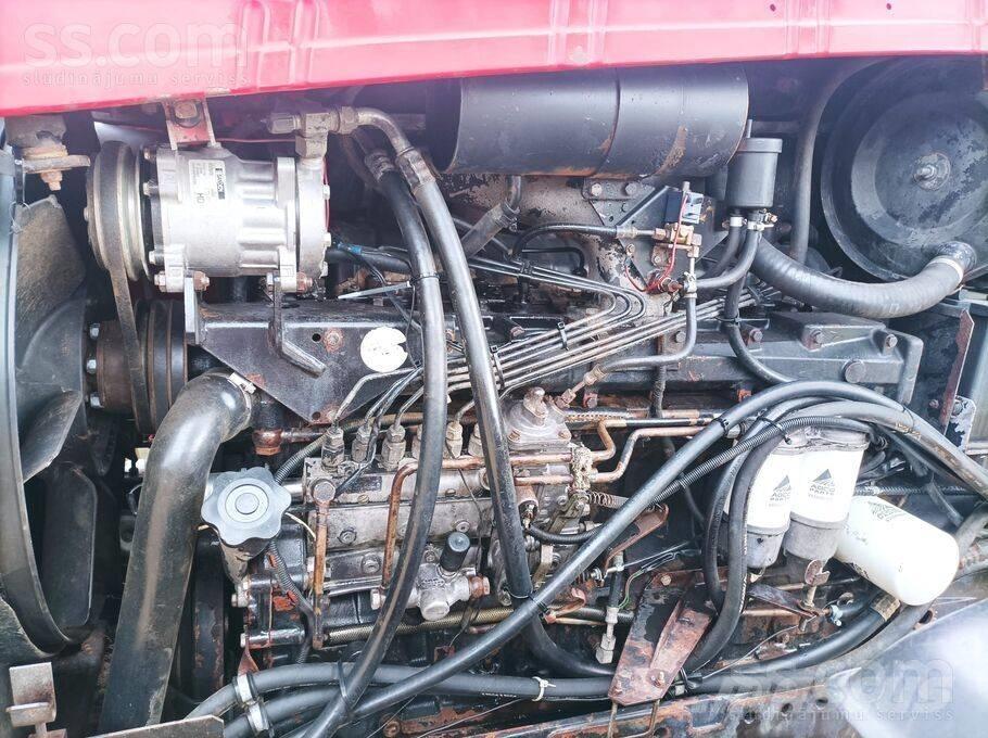 Valtra Valmet 8750 Traktoren