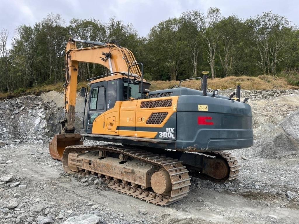 Hyundai HX 300 L Raupenbagger
