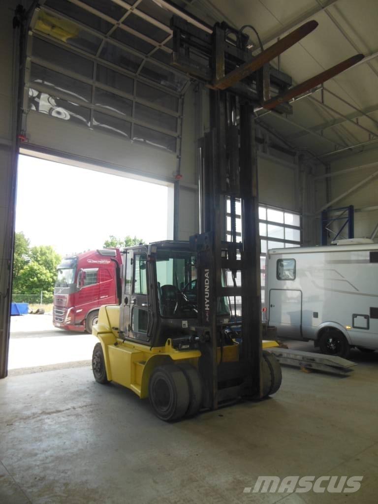 Hyundai 70 D-7 A Diesel Stapler