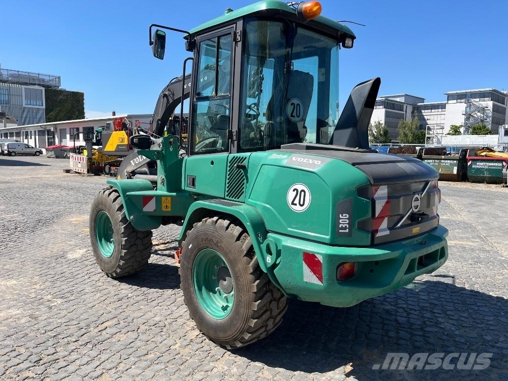 Volvo L 30 G TULOSSA!!!! Radlader