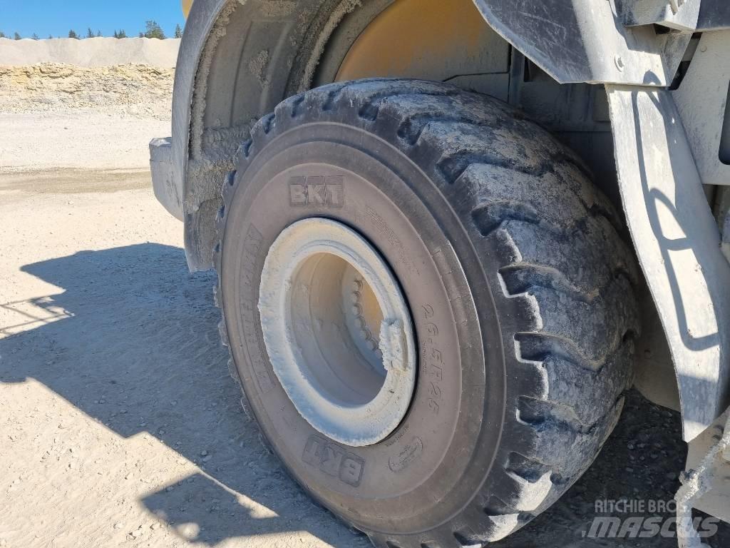 Komatsu WA 470-8 Radlader