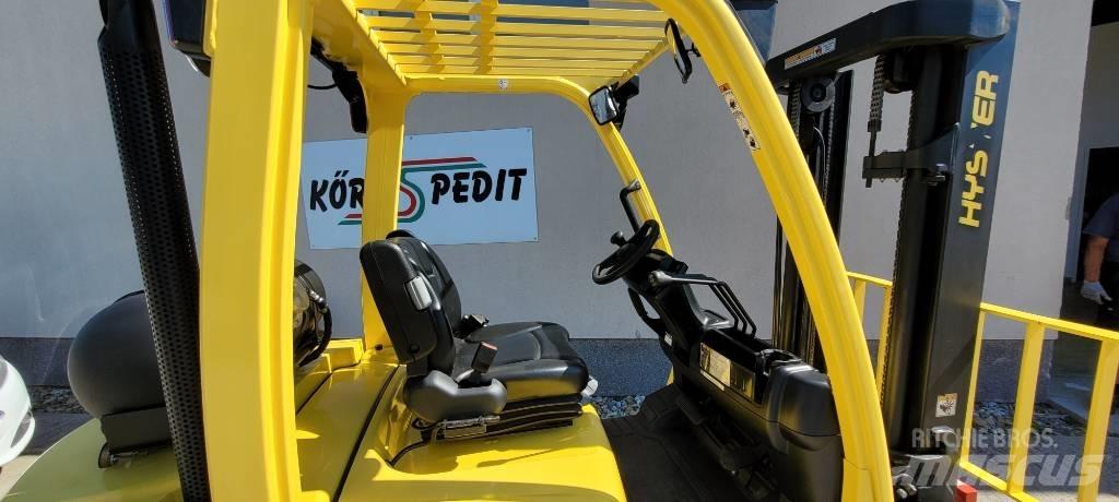 Hyster H 3.00 FT Gas Stapler