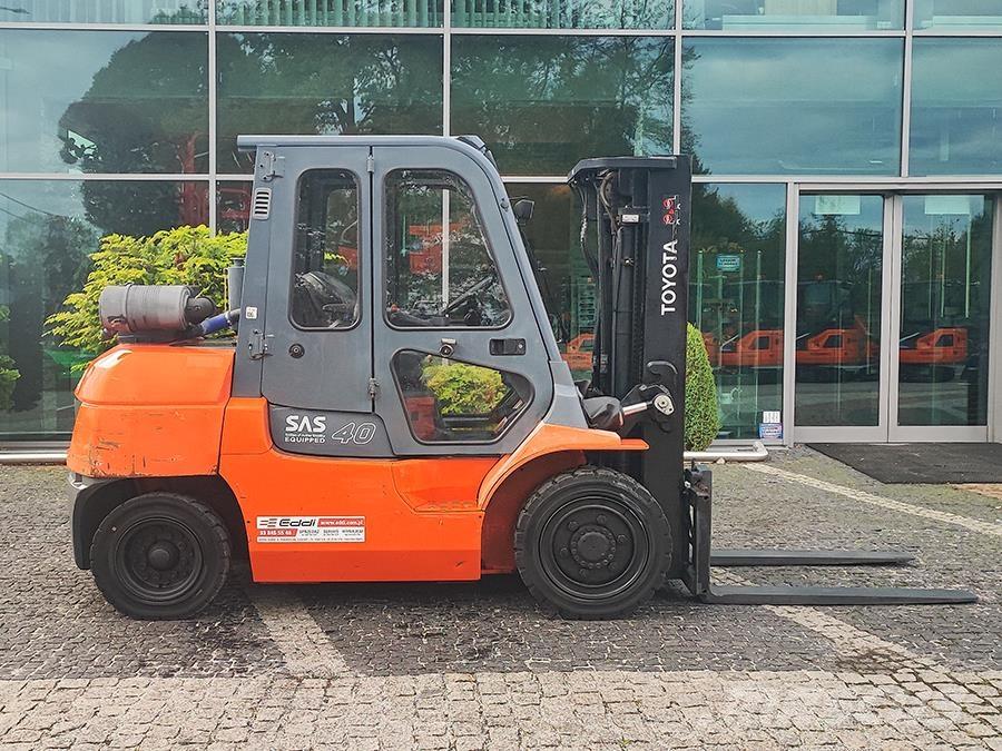 Toyota 02-7FD35 Diesel Stapler