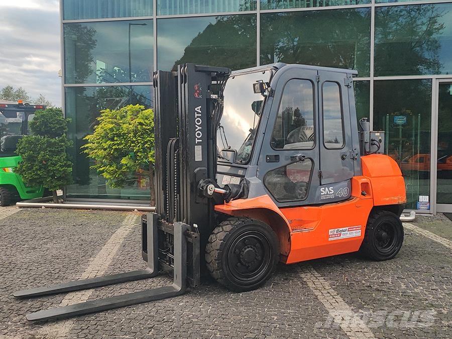 Toyota 02-7FD35 Diesel Stapler