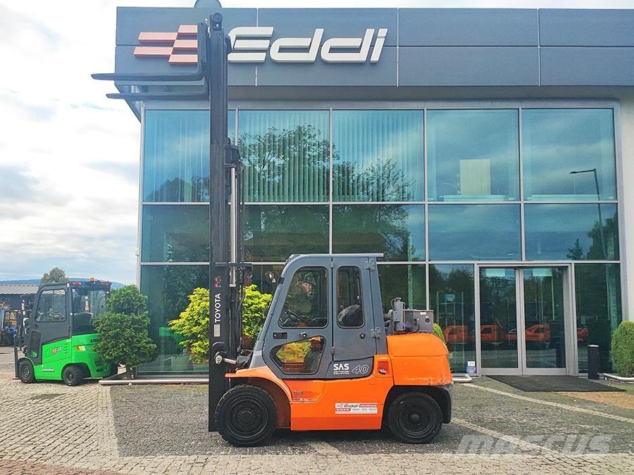 Toyota 02-7FD35 Diesel Stapler