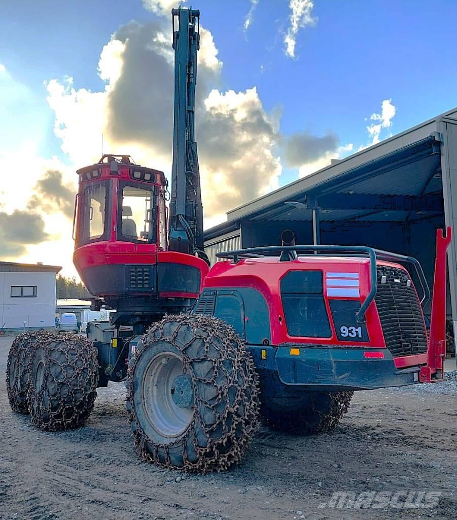 Komatsu 931 Harvester