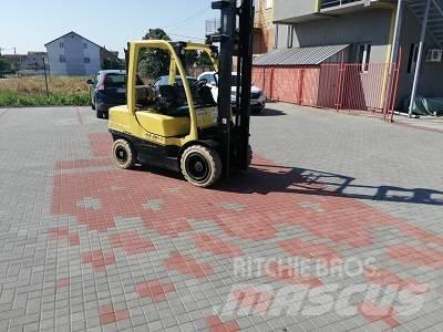 Hyster H 35 FT Gas Stapler
