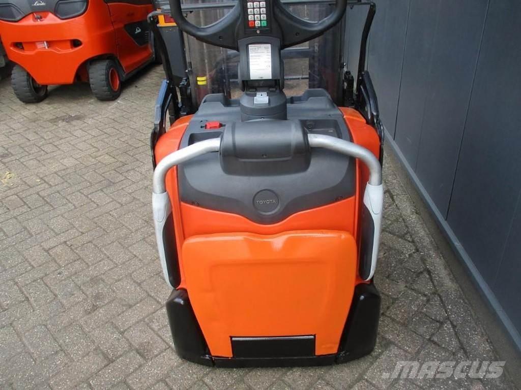 Toyota SPE 160L Deichselstapler
