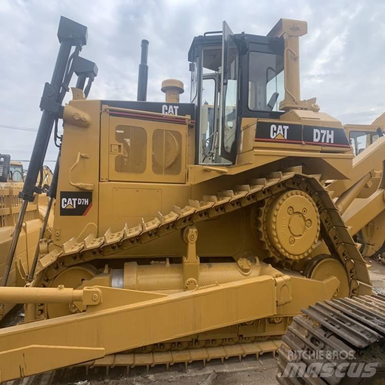 CAT D7H Bulldozer