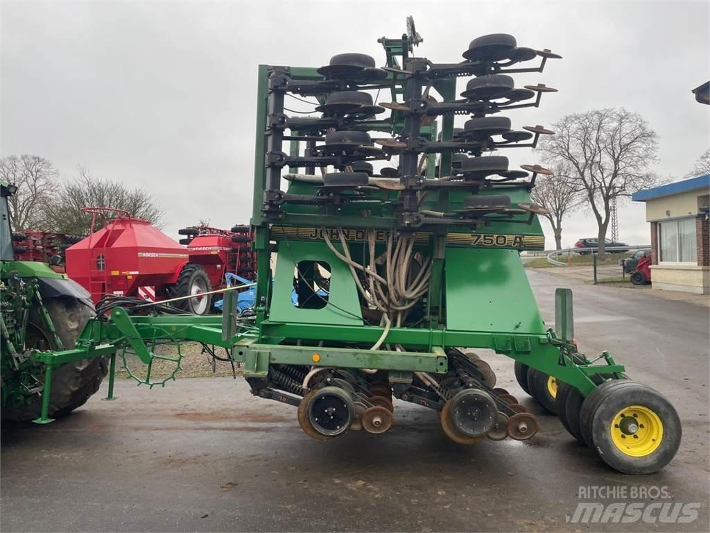 John Deere 750A 6m Präzisionssaatmaschinen