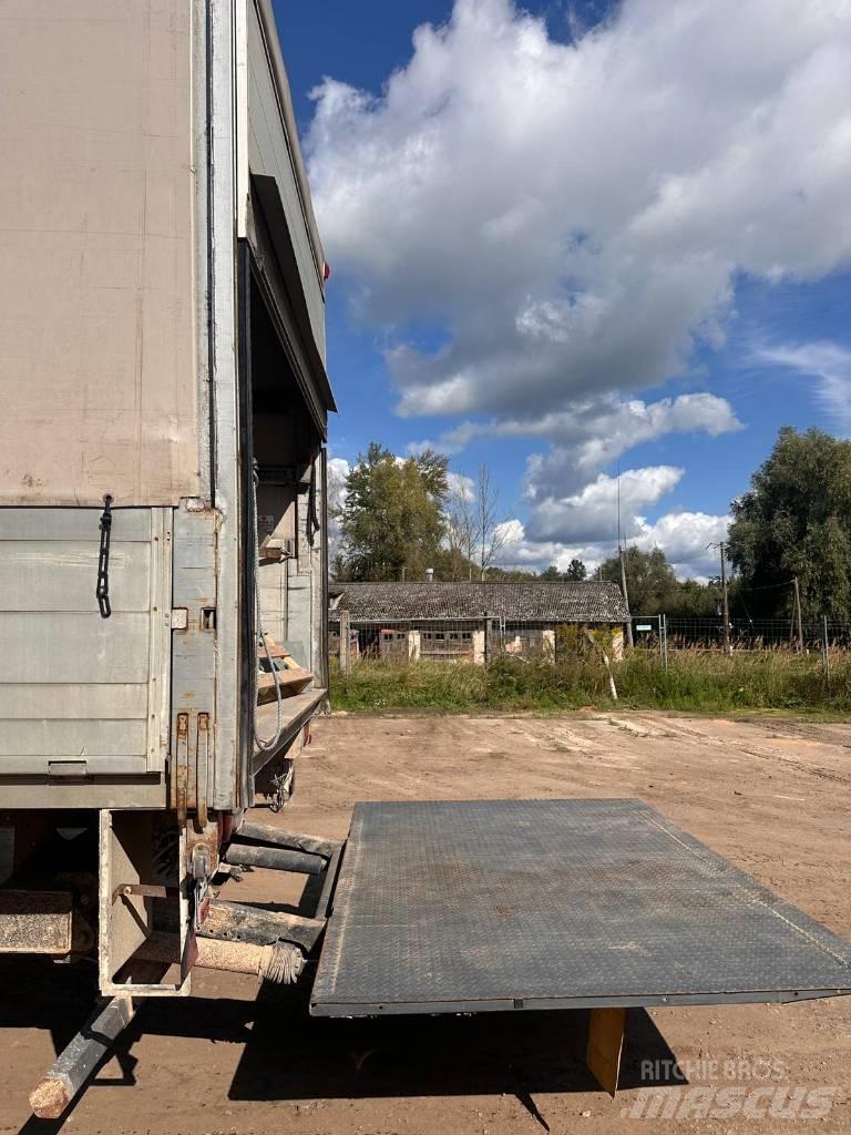 Iveco Stralis AT 190 Kranwagen