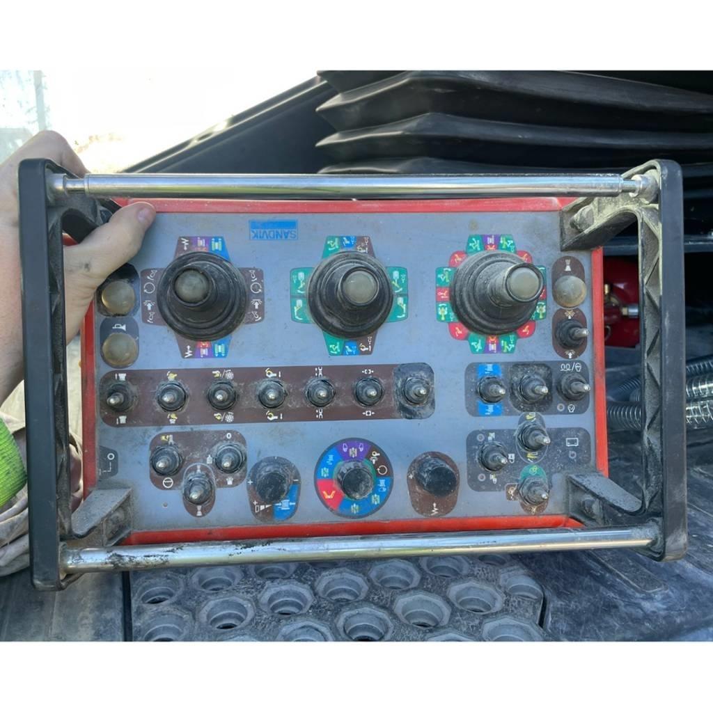 Sandvik DX800i Oberflächenbohrgeräte
