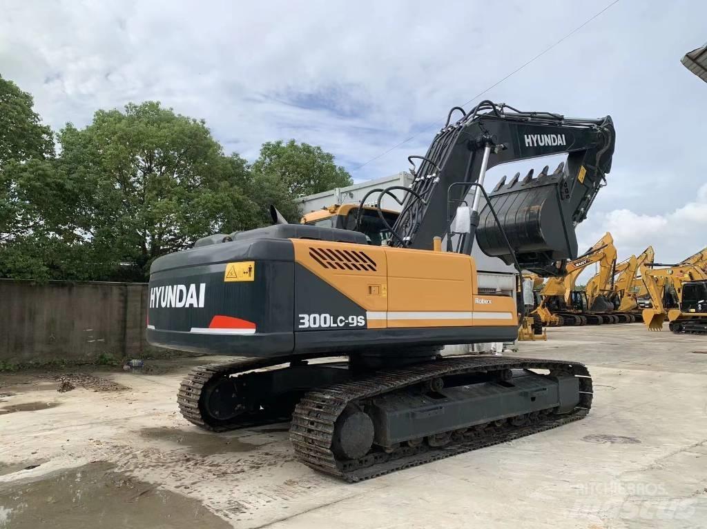 Hyundai R300LC-9S Raupenbagger