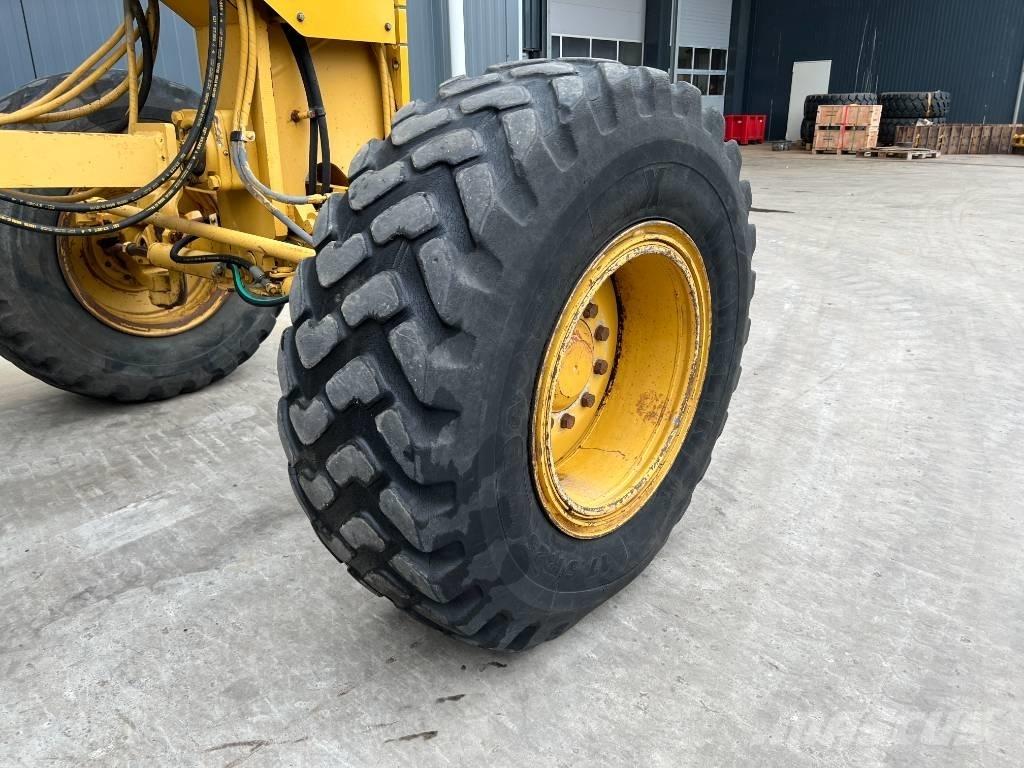 CAT 140H Grader