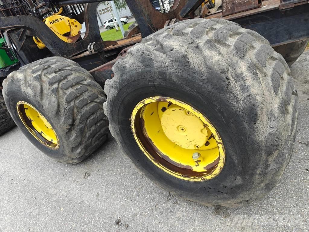 John Deere 1210 E Harvester
