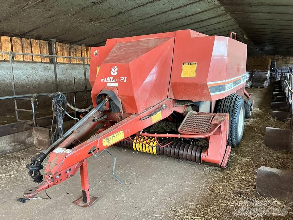 Hesston 4600 Quaderpressen