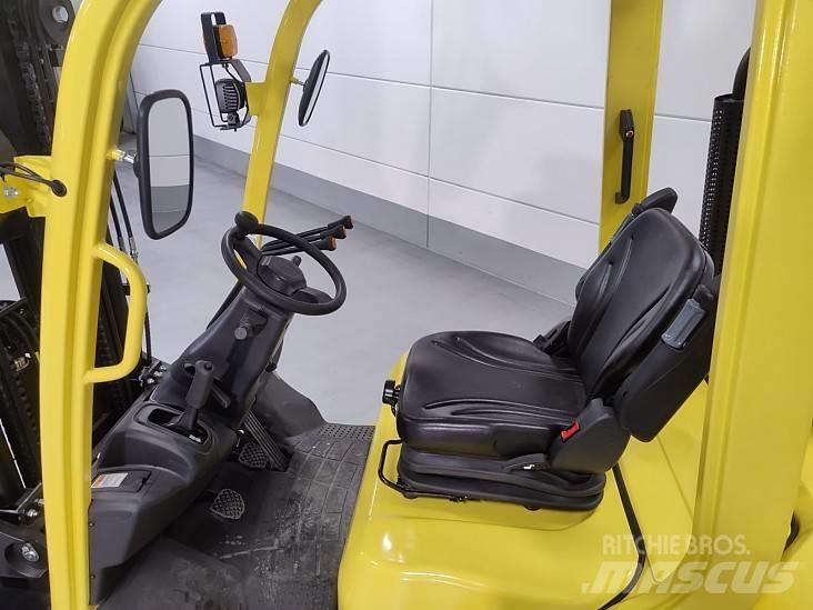 Hyster H3.0UT Diesel Stapler