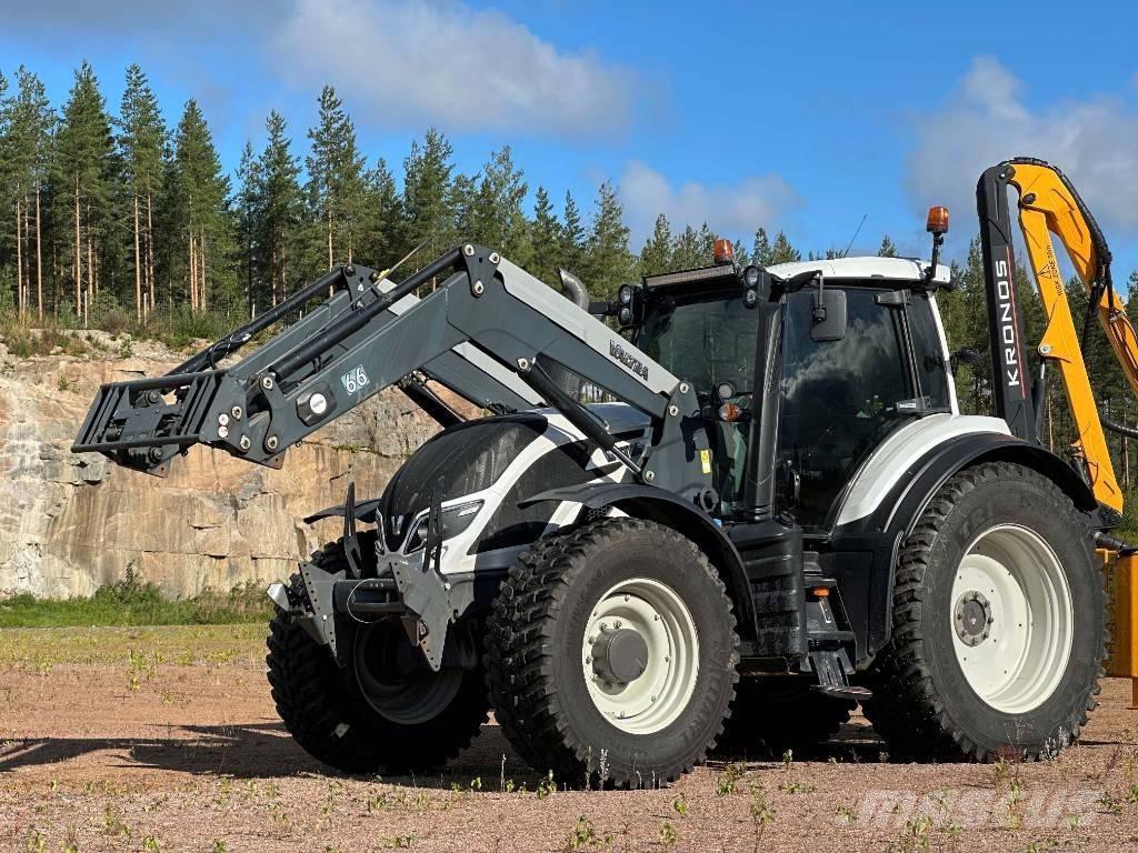 Valtra T 174 Traktoren