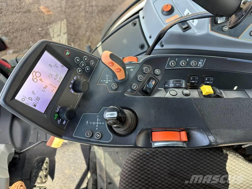 Valtra T 174 Traktoren