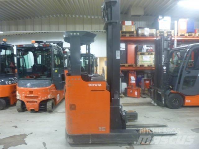 Toyota BT RR B2 Schubmaststapler