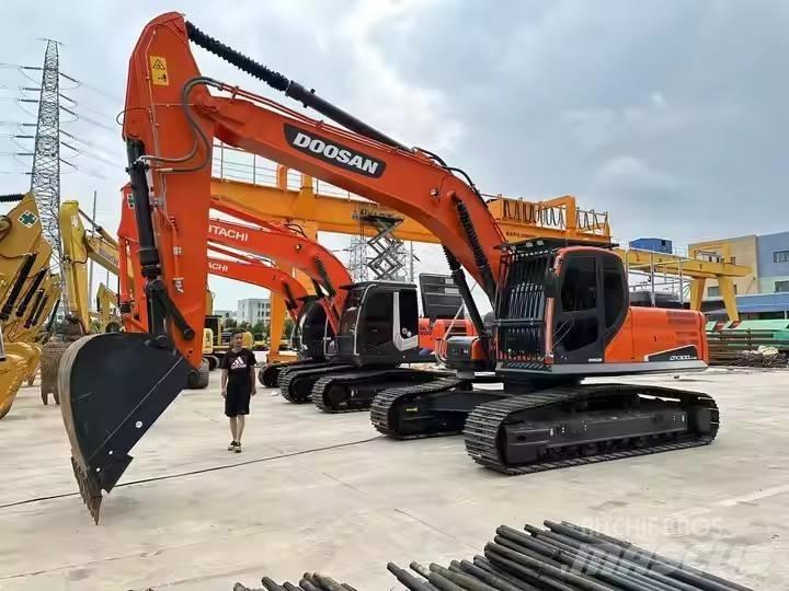 Doosan DX 300 LC Raupenbagger