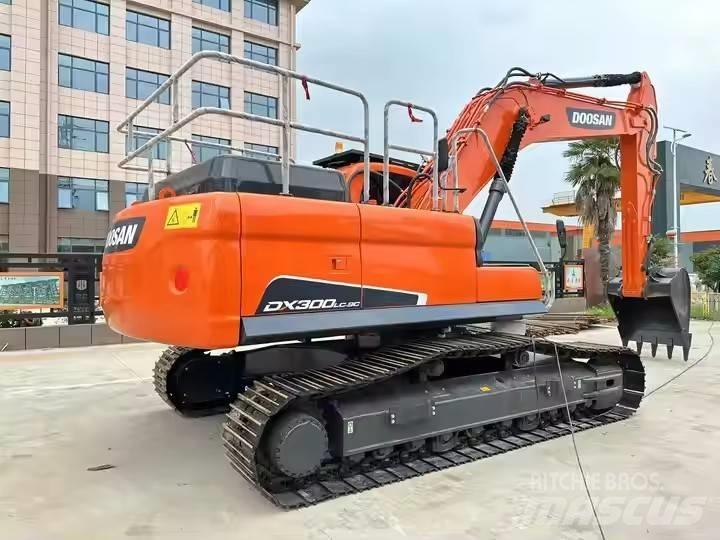 Doosan DX 300 LC Raupenbagger