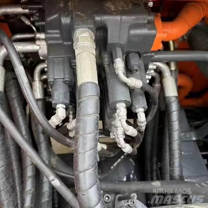 Doosan DX 300 LC Raupenbagger