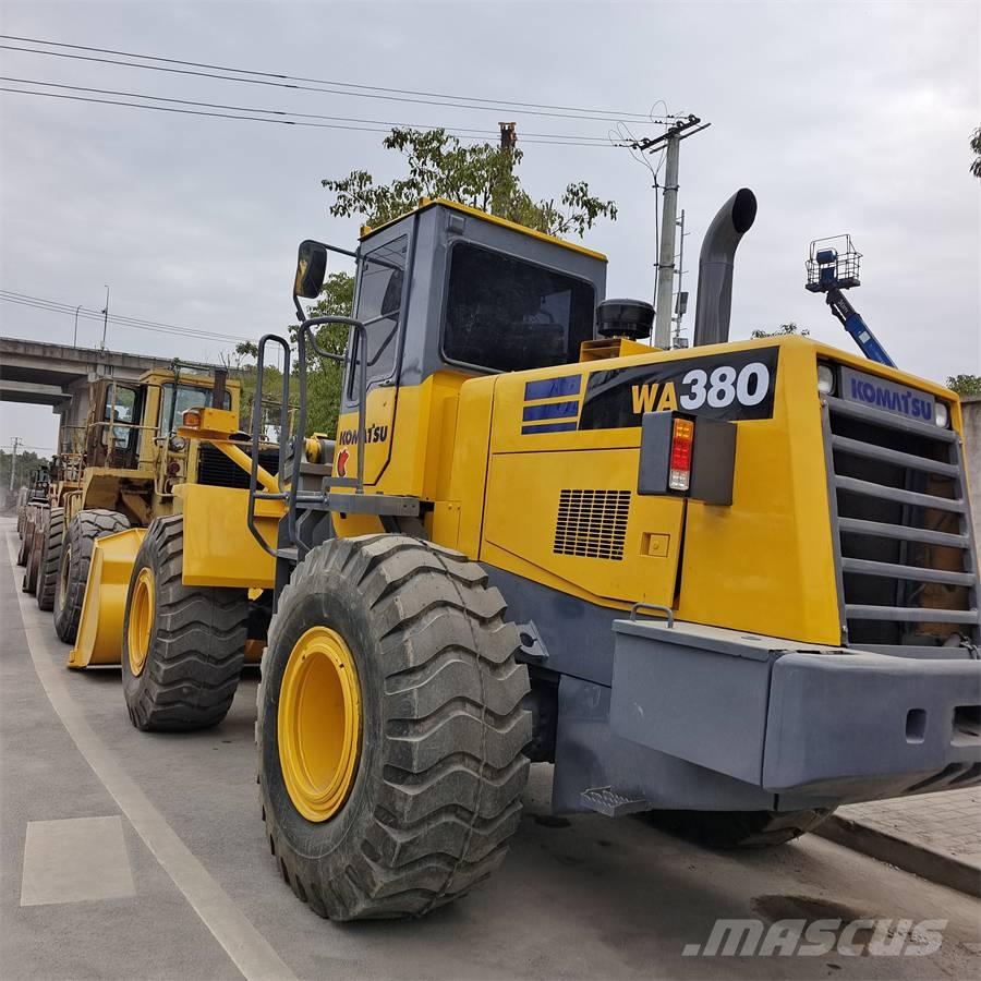 Komatsu WA 380 Raupenbagger