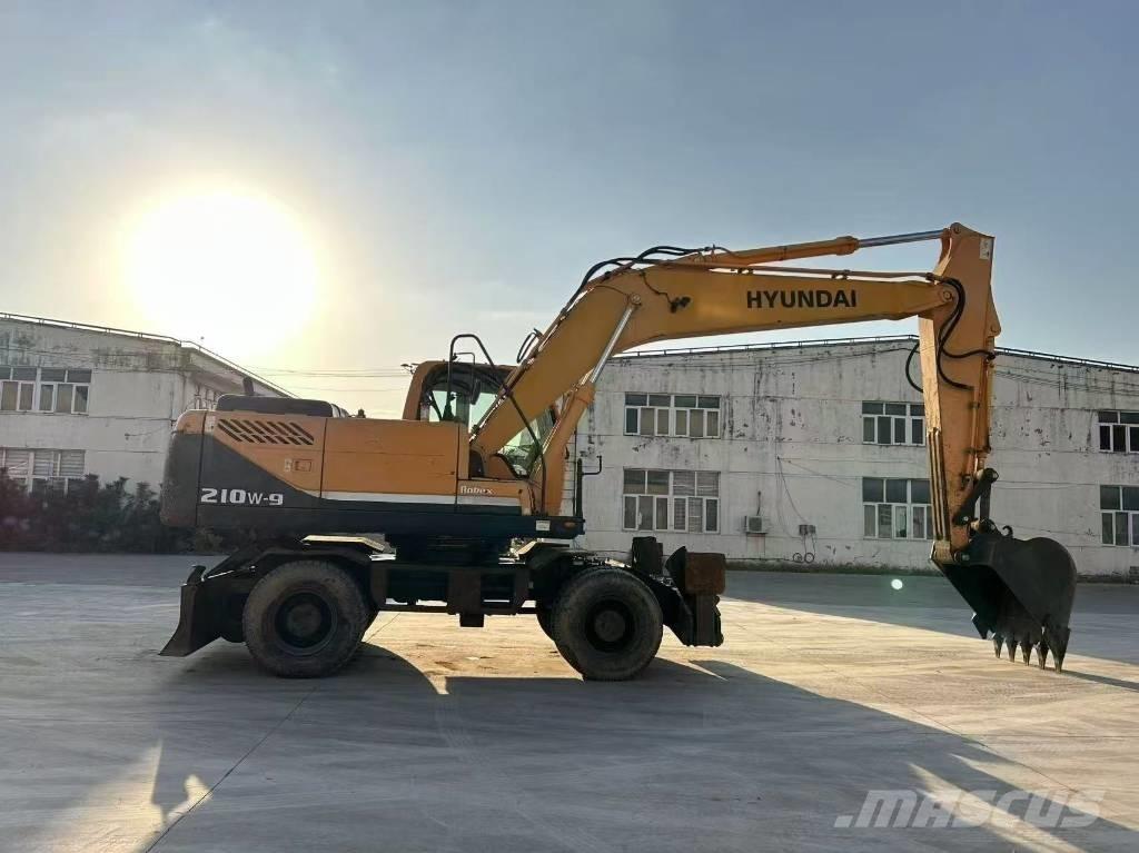Hyundai 210W-9 Mobilbagger