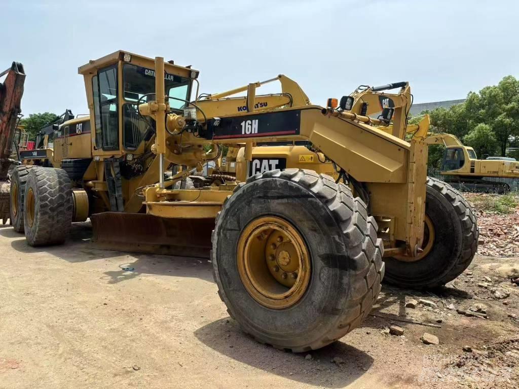CAT 16h Grader