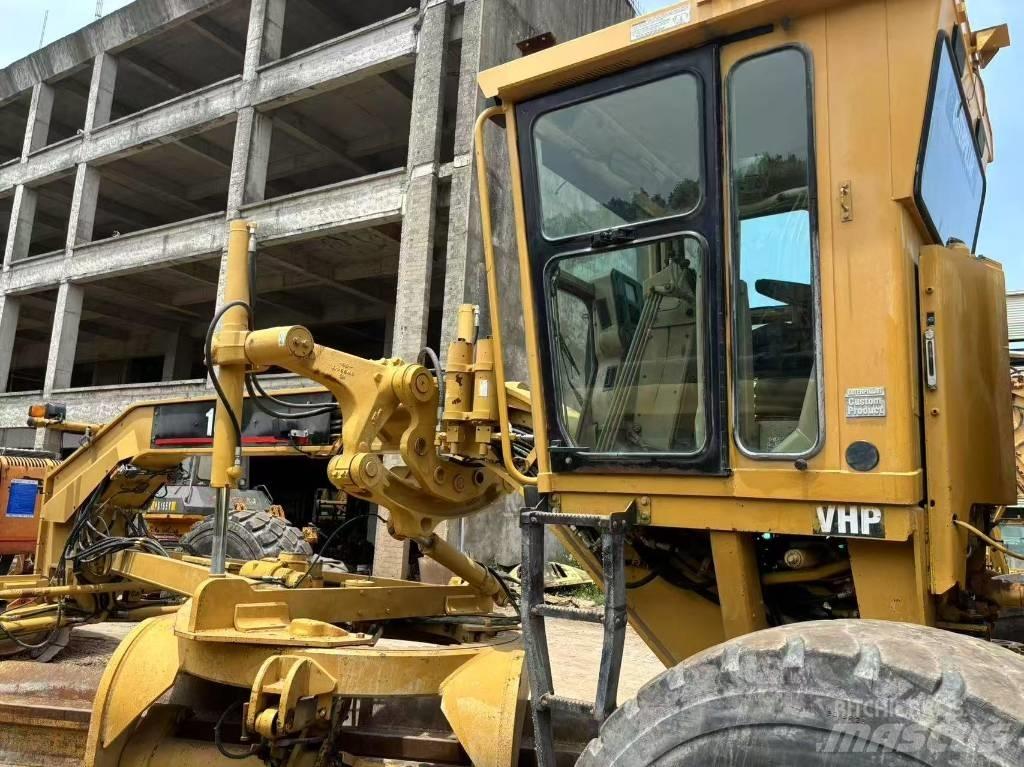 CAT 16h Grader