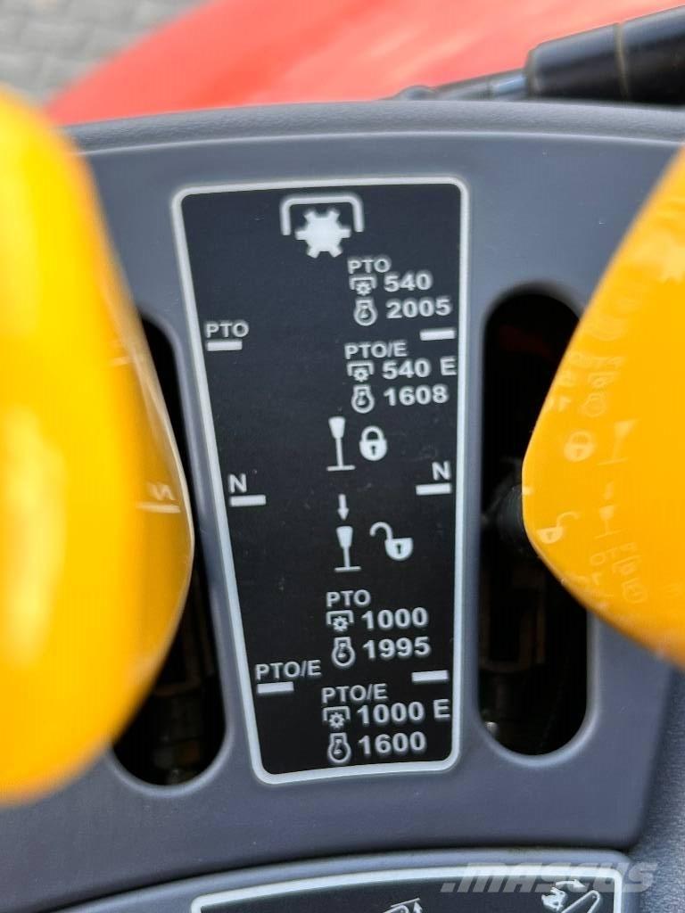 Kubota M 7153 Traktoren