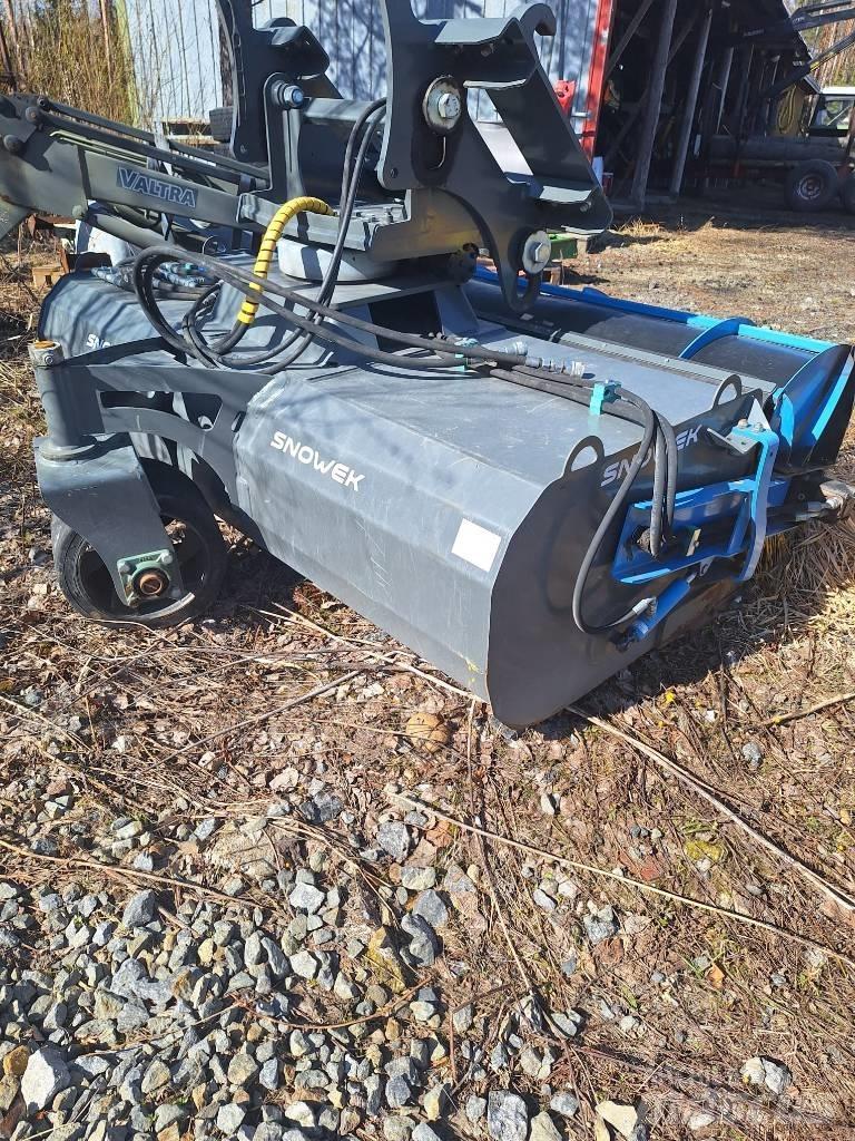 Snowek Circulus 220M Sand- und Salzstreuer