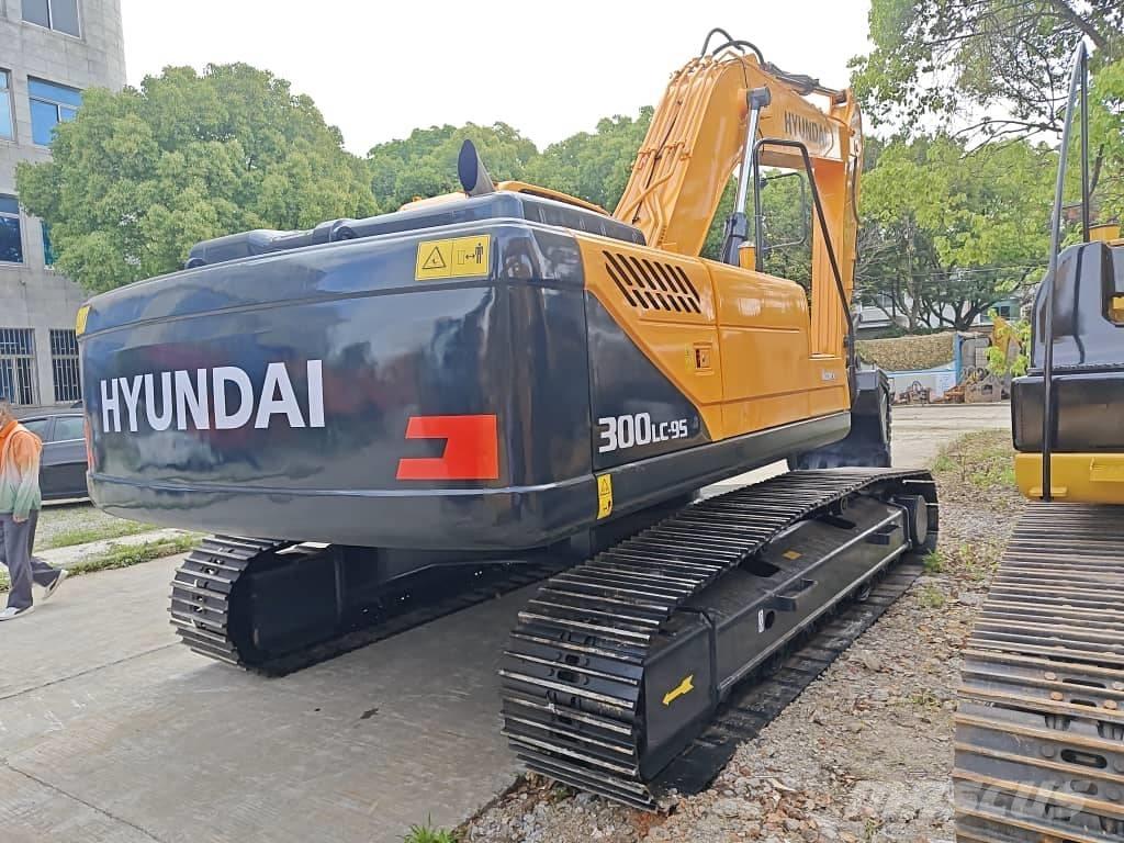 Hyundai R300LC-9S Raupenbagger