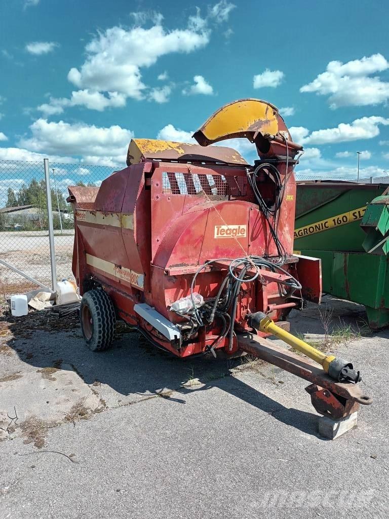 Tomahawk 808 Ballenschredder, -schneider und -wickler