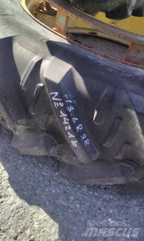 Kleber 13.6R38 Reifen